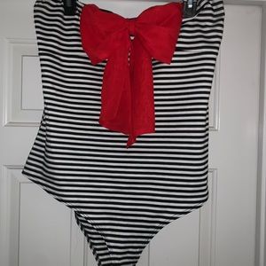 2XL black+white bodysuit.